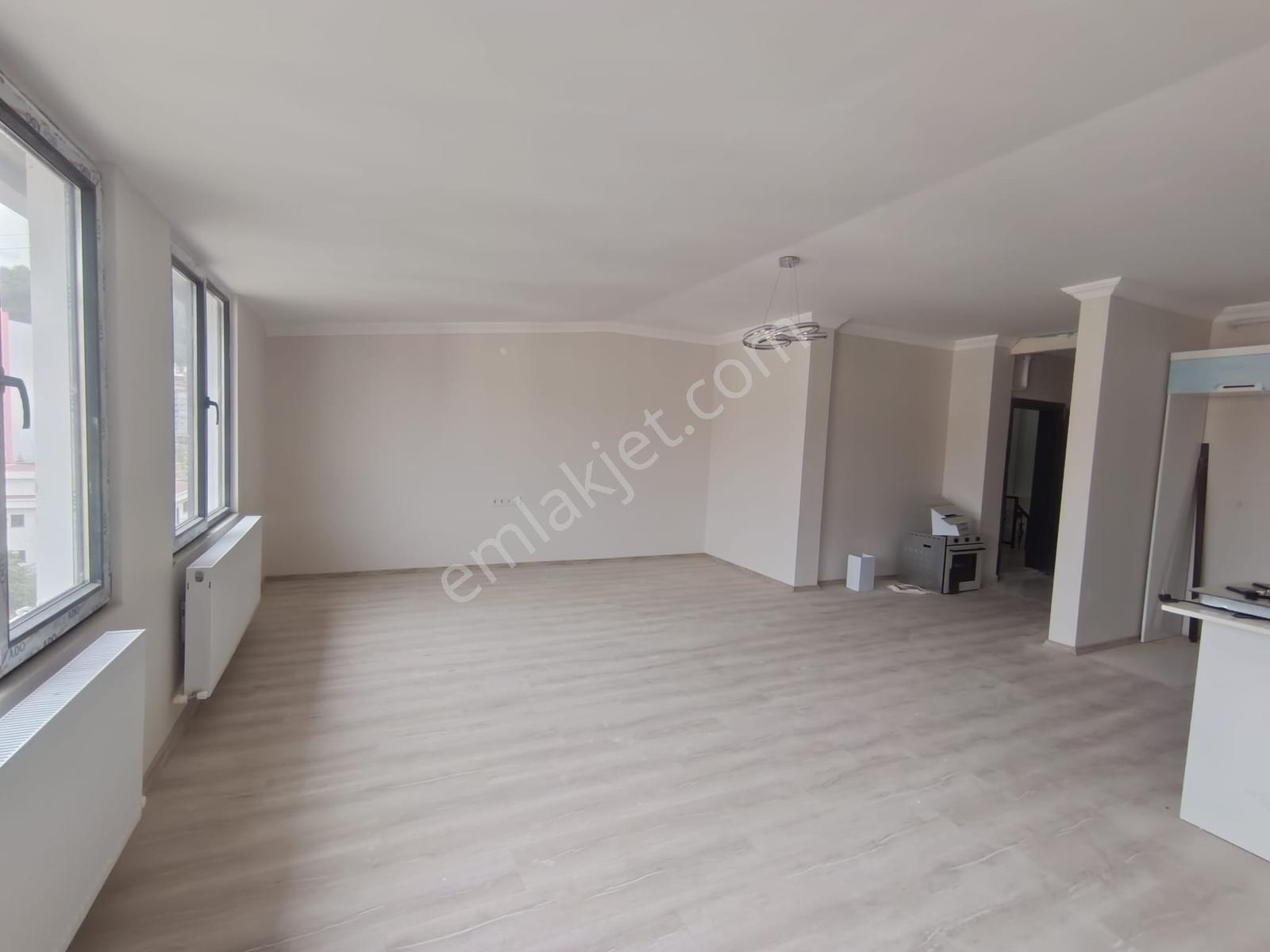 Delta Gayrimenkulden Gürede Satılık 150 M2 2+1 Fırsat Daire! — fotoğraf 11