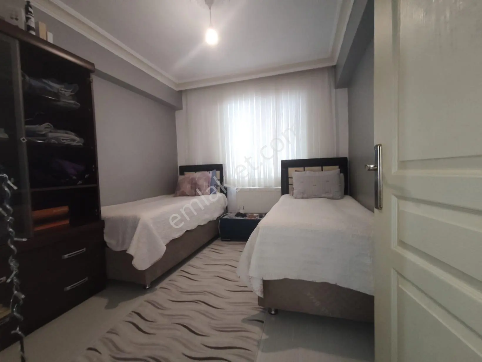 Yılmaz Gayrımenkulden Ebeveyn Banyolu Geniş M2 3+1 Satılık Daire — fotoğraf 3