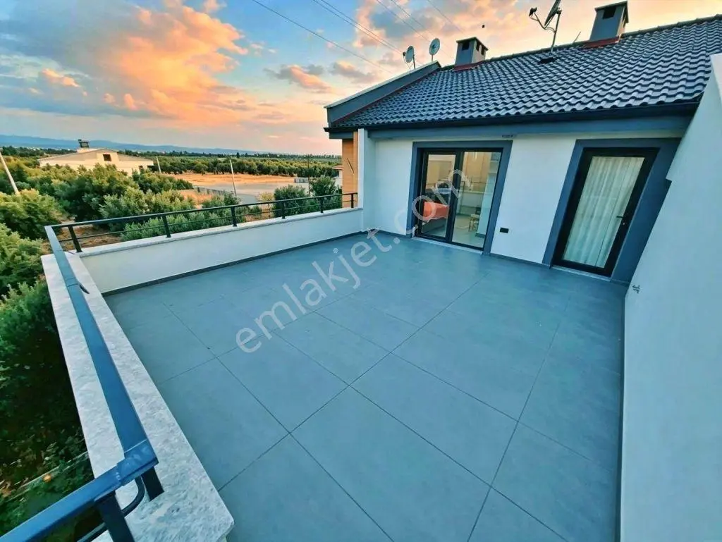 Uytundan Zeytinlide Kazdağlarının Eteğinde Isı Pompalı 4+1 Villa — fotoğraf 3