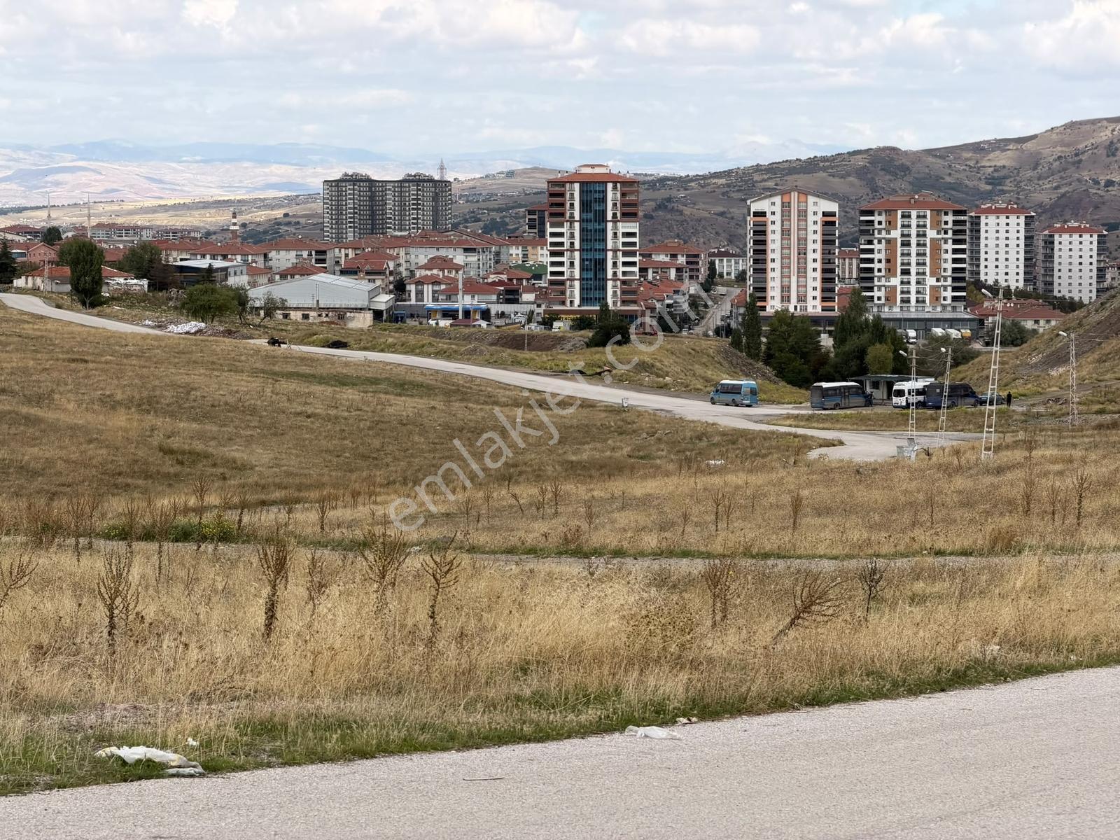 Yeni Yapılan Hastaneye Cephe 190m2 Kattan Daire Getirisi Var — fotoğraf 2