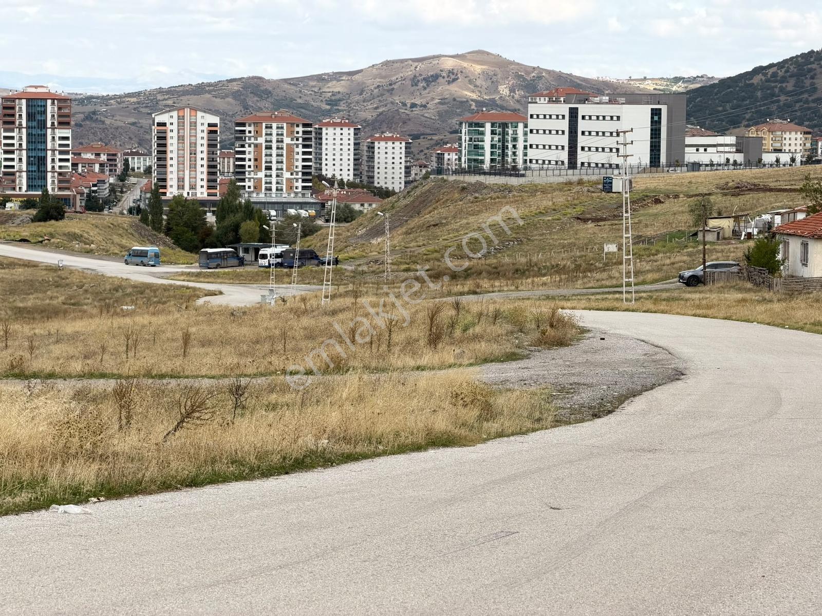 Yeni Yapılan Hastaneye Cephe 190m2 Kattan Daire Getirisi Var — fotoğraf 3