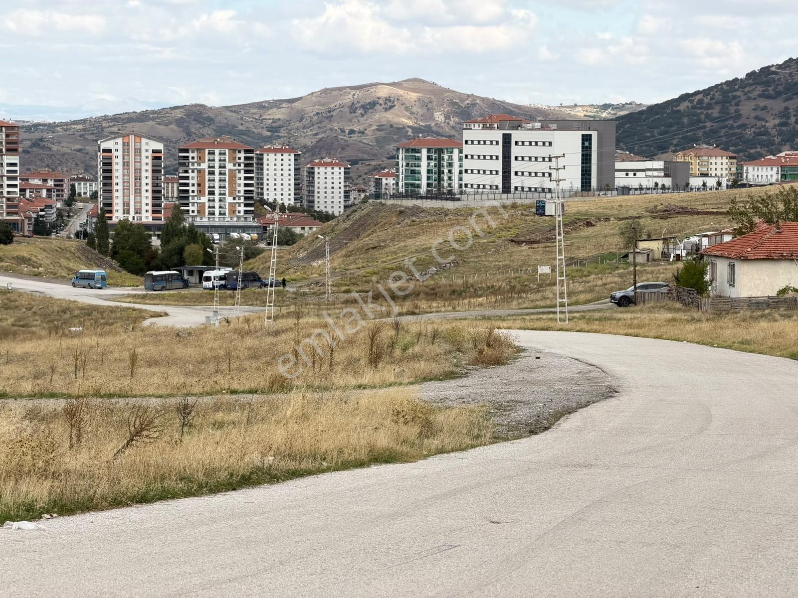 Yeni Yapılan Hastaneye Cephe 190m2 Kattan Daire Getirisi Var — fotoğraf 4
