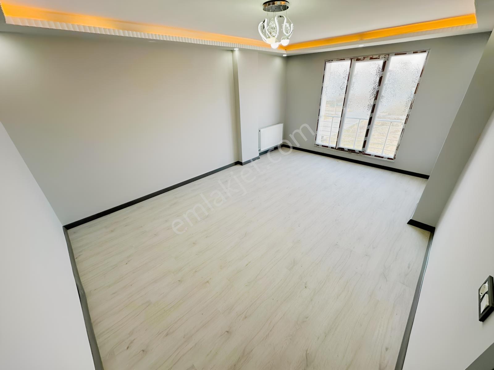 Az-er Yapıdan İskanlı Geniş Kullanımlı Satılık 3+1 Daire !!! — fotoğraf 2