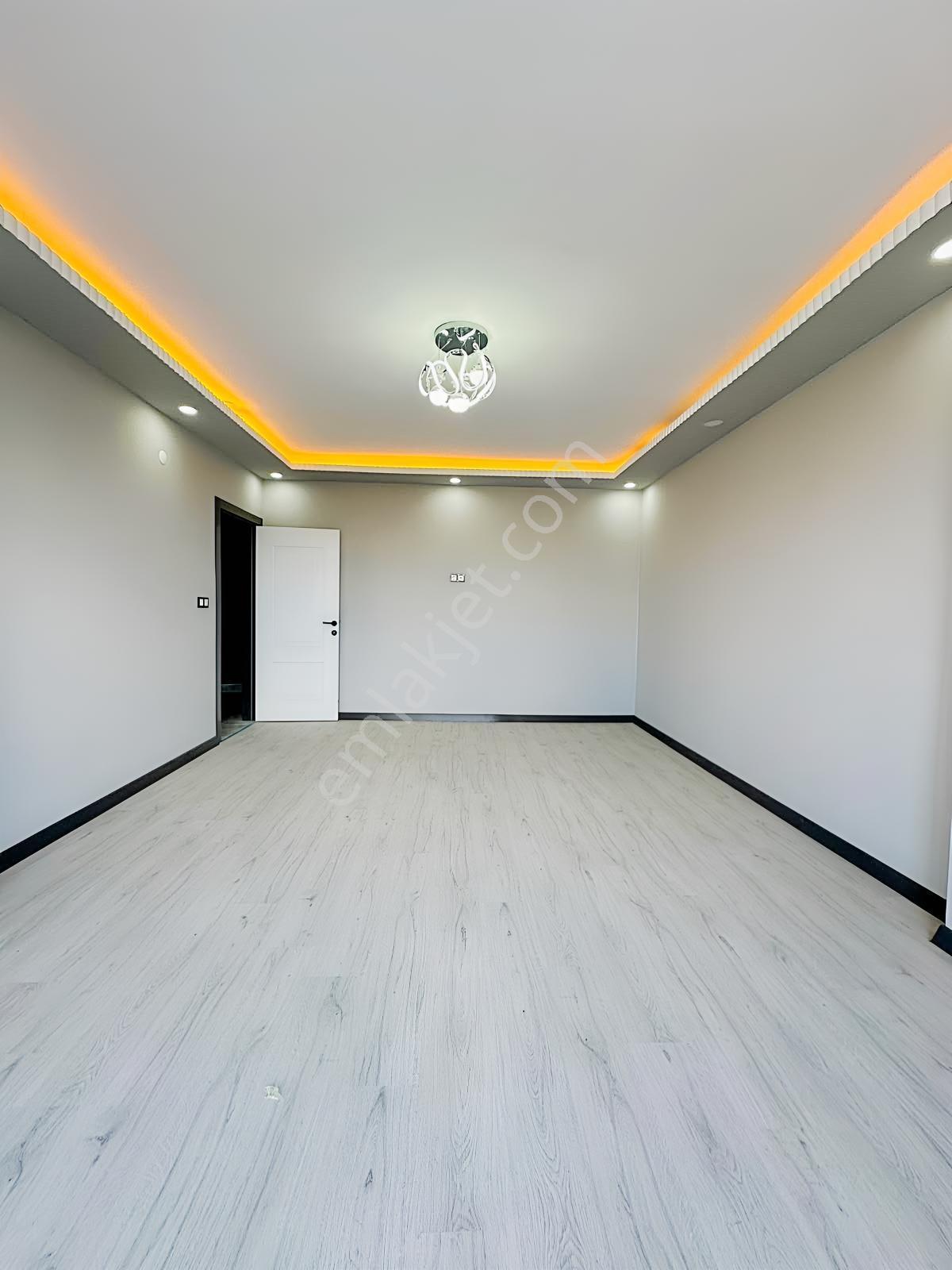 Az-er Yapıdan İskanlı Geniş Kullanımlı Satılık 3+1 Daire !!! — fotoğraf 3