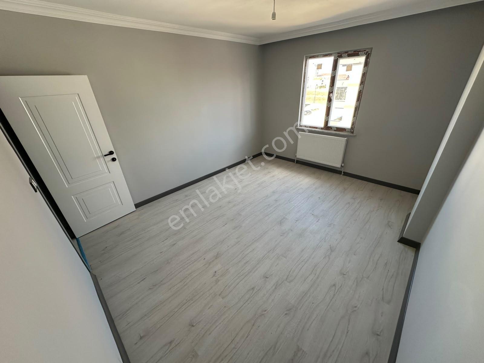 Az-er Yapıdan İskanlı Geniş Kullanımlı Satılık 3+1 Daire !!! — fotoğraf 19