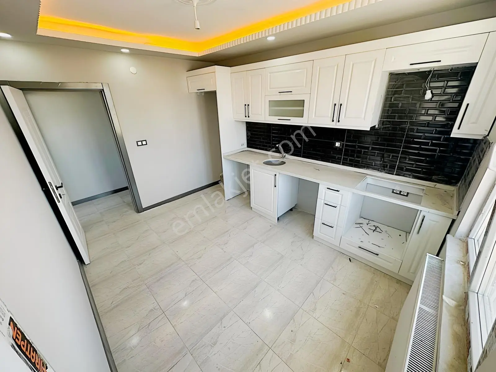 Az-er Yapıdan İskanlı Geniş Kullanımlı Satılık 3+1 Daire !!! — fotoğraf 31