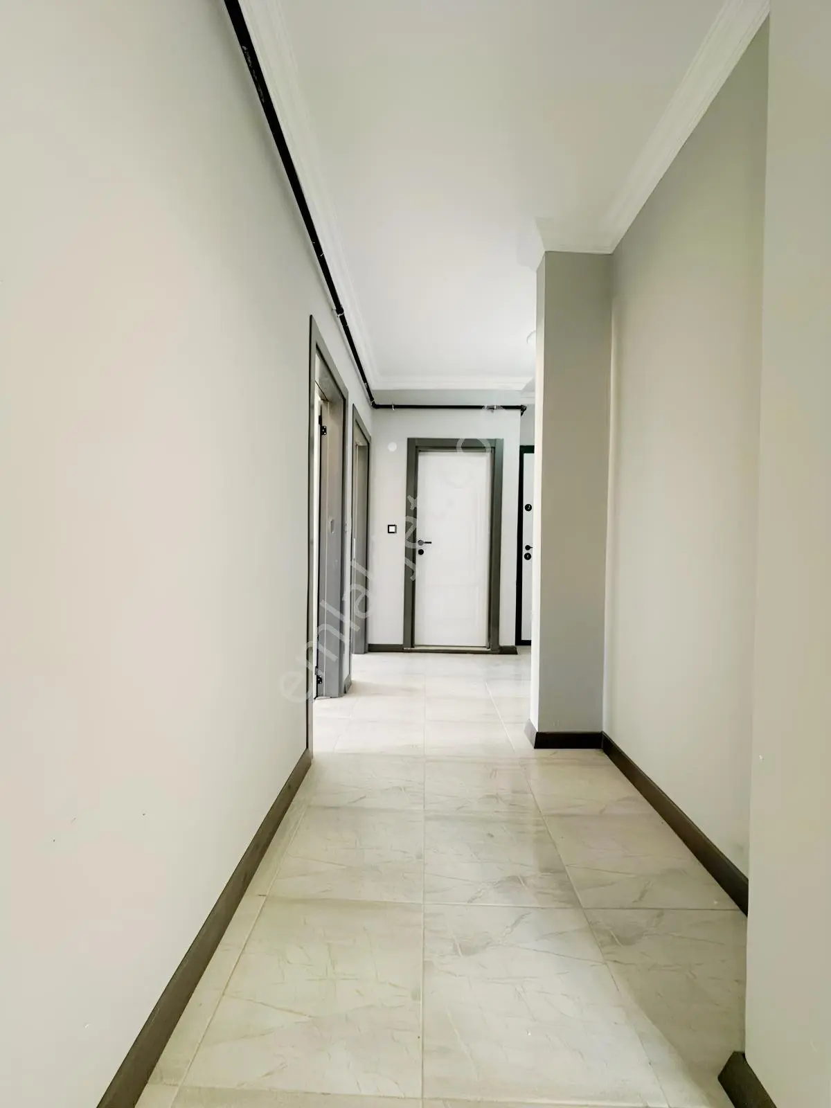 Az-er Yapıdan İskanlı Geniş Kullanımlı Satılık 3+1 Daire !!! — fotoğraf 33