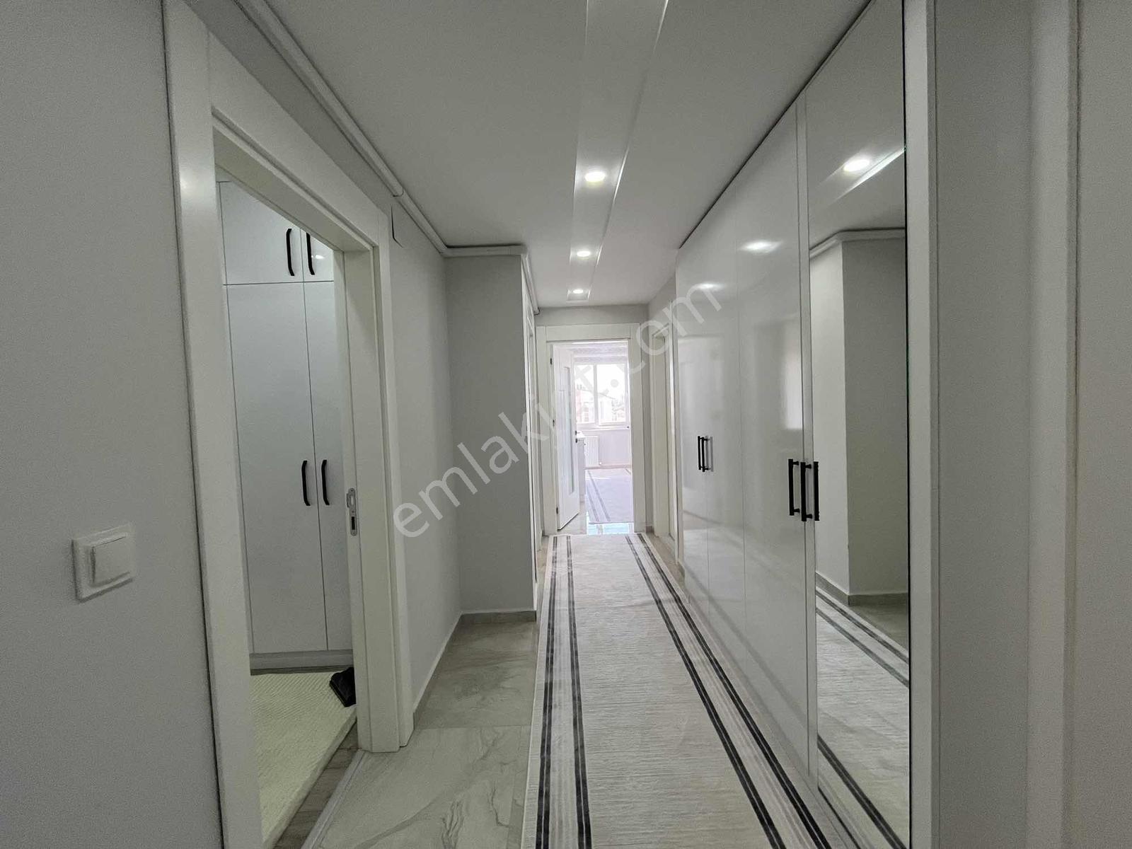 Yeni Hal'e Yakın Mesafede 2+1 Özellikli Kompleks Daire — fotoğraf 3