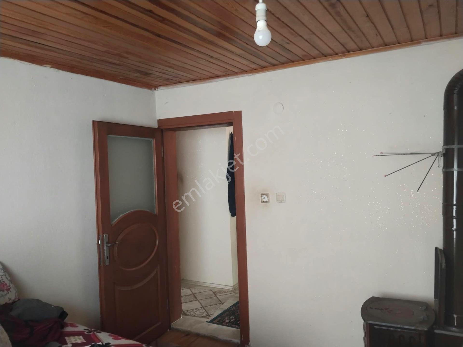 Nazilli Karahallı Mahallesi’nde Satılık Avlulu Kargir Ev — fotoğraf 9