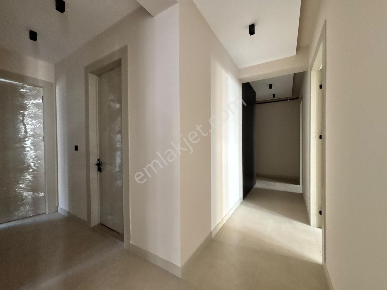 Demirler'den Adalet'de Ebeveyn Banyolu Giyinme Odalı 3+1 Daire — fotoğraf 3
