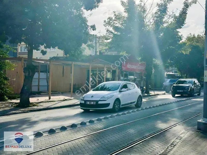 Y.kaptan Işıklarına Yakın Ana Cadde Üzerinde Satılık Ticari Arsa — fotoğraf 2