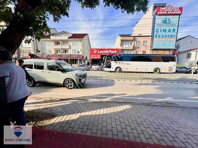 Y.kaptan Işıklarına Yakın Ana Cadde Üzerinde Satılık Ticari Arsa — fotoğraf 7