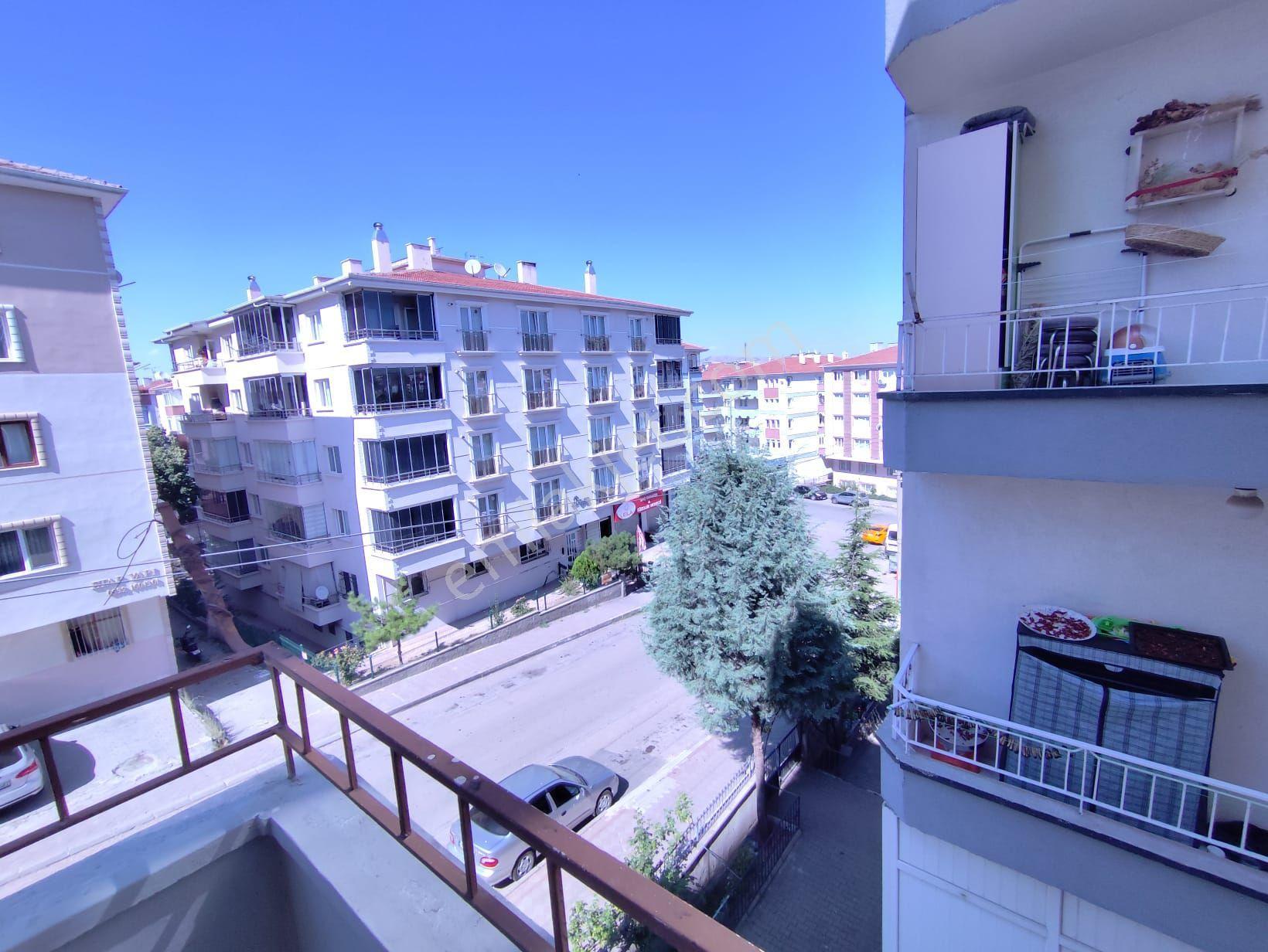 M.ç Emlak Tan Mareşall Çakmak Mah 3+1 Ön Cephe 2 Ara Katta Salon Bağımsız Satlık Daire — fotoğraf 5