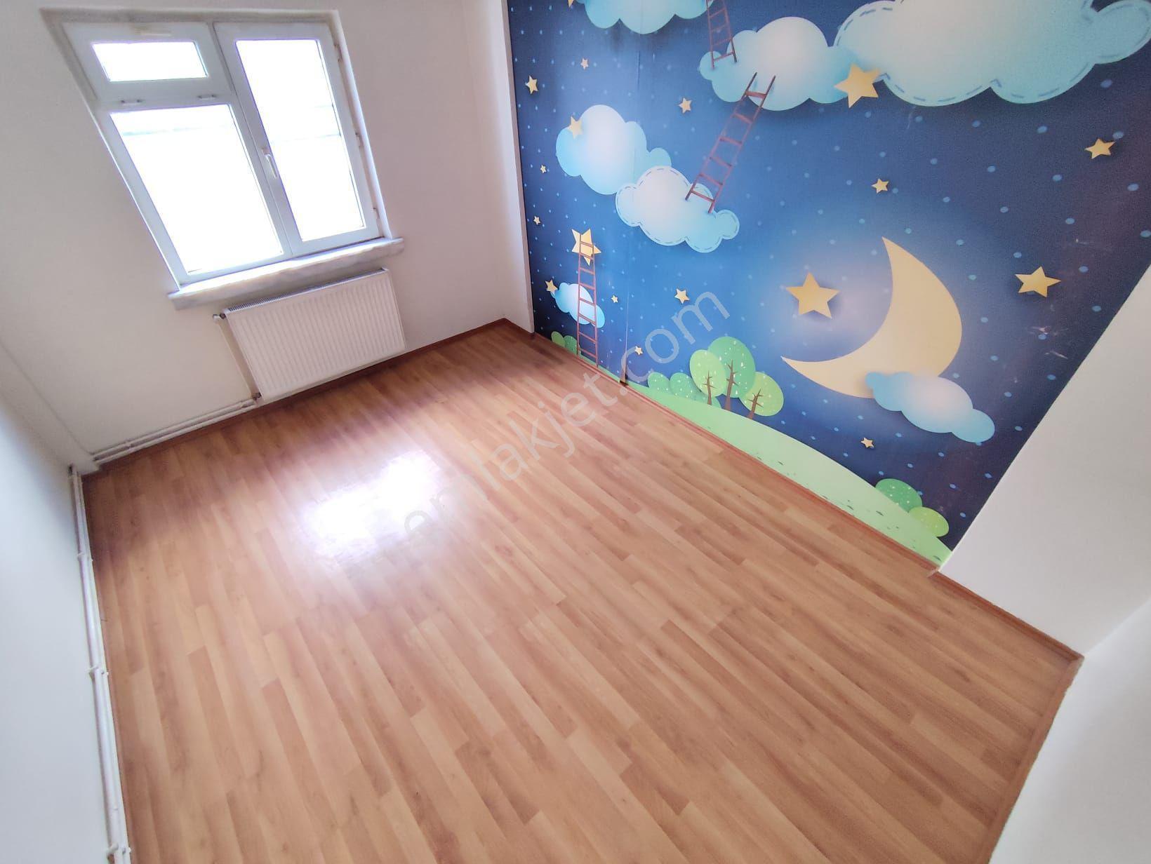 M.ç Emlak Tan Mareşall Çakmak Mah 3+1 Ön Cephe 2 Ara Katta Salon Bağımsız Satlık Daire — fotoğraf 9