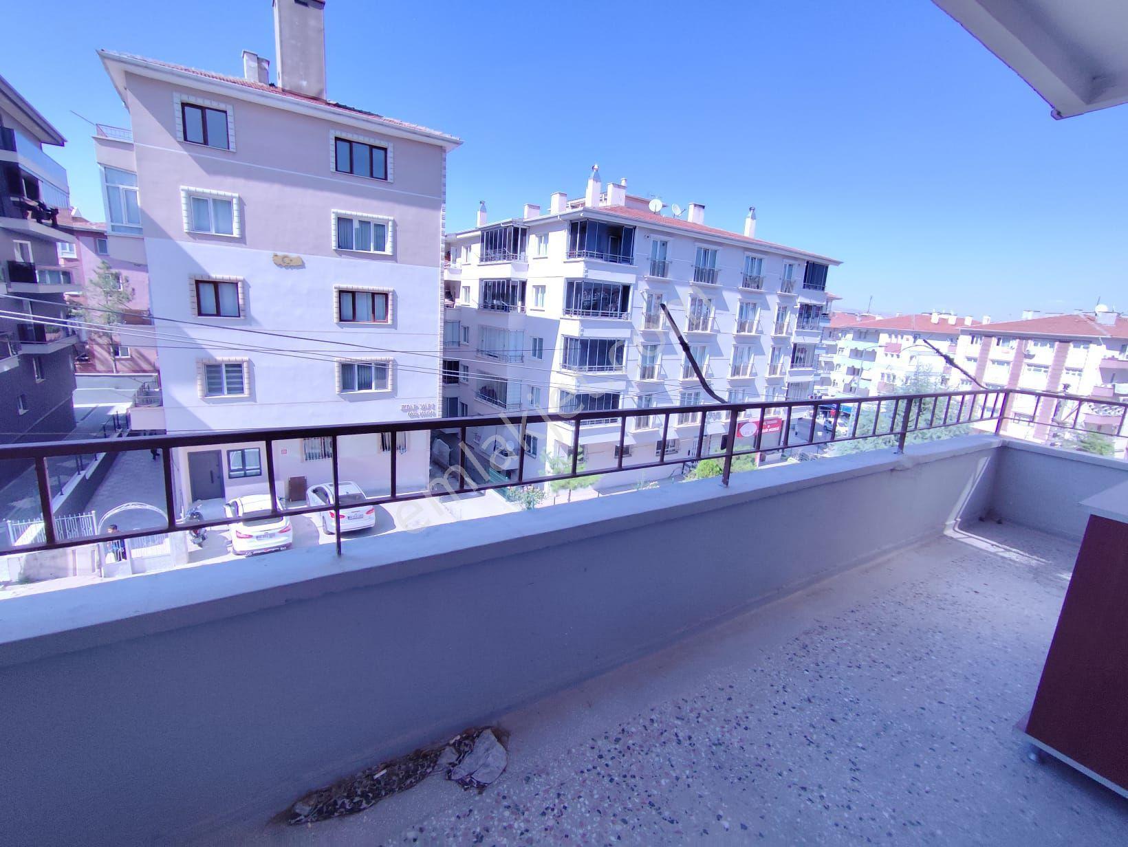 M.ç Emlak Tan Mareşall Çakmak Mah 3+1 Ön Cephe 2 Ara Katta Salon Bağımsız Satlık Daire — fotoğraf 11