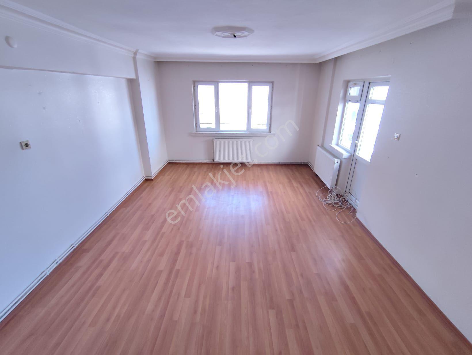 M.ç Emlak Tan Mareşall Çakmak Mah 3+1 Ön Cephe 2 Ara Katta Salon Bağımsız Satlık Daire — fotoğraf 13