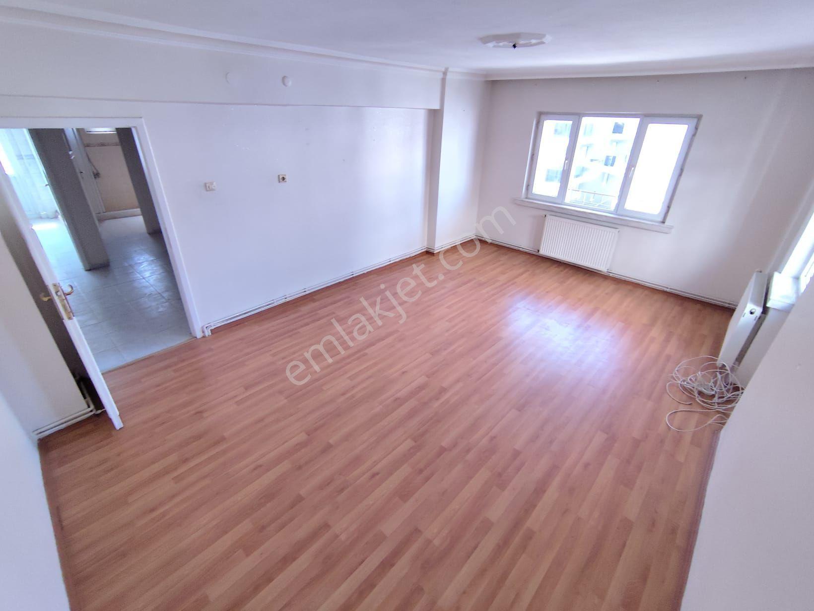 M.ç Emlak Tan Mareşall Çakmak Mah 3+1 Ön Cephe 2 Ara Katta Salon Bağımsız Satlık Daire — fotoğraf 14