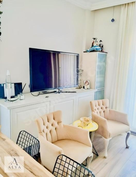 Alya Gayrimenkul Çeşme Musallada Şehir Merkezine Yakın 2+1 Daire — fotoğraf 3