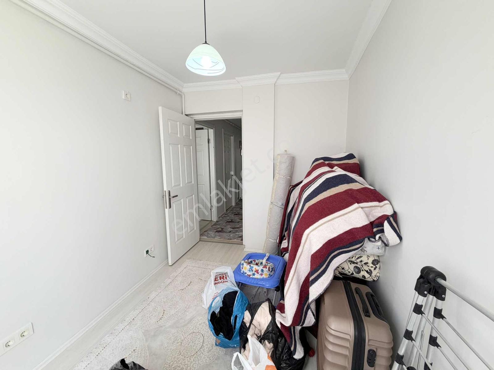 Üçyol Metro Yakını 2+1 90 M2 Lüx Doğalgazlı Çift Cephe Daire — fotoğraf 13