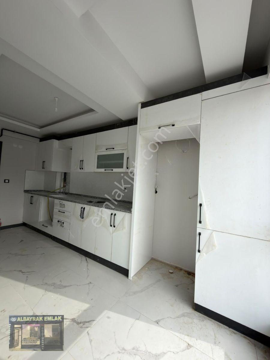 Albayrak'tan Satılık Köşe Başı Sıfır 2+1 Daire — fotoğraf 3