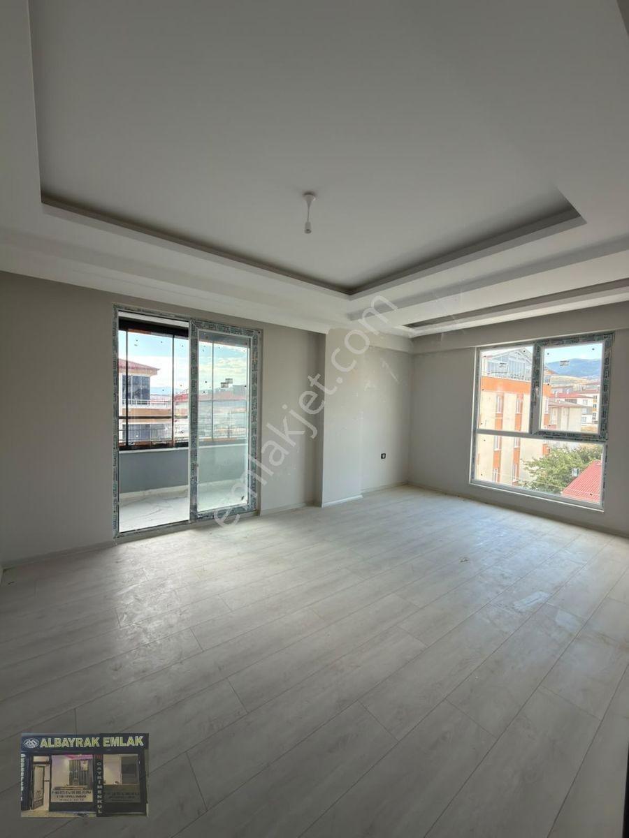 Albayrak'tan Satılık Köşe Başı Sıfır 2+1 Daire — fotoğraf 5