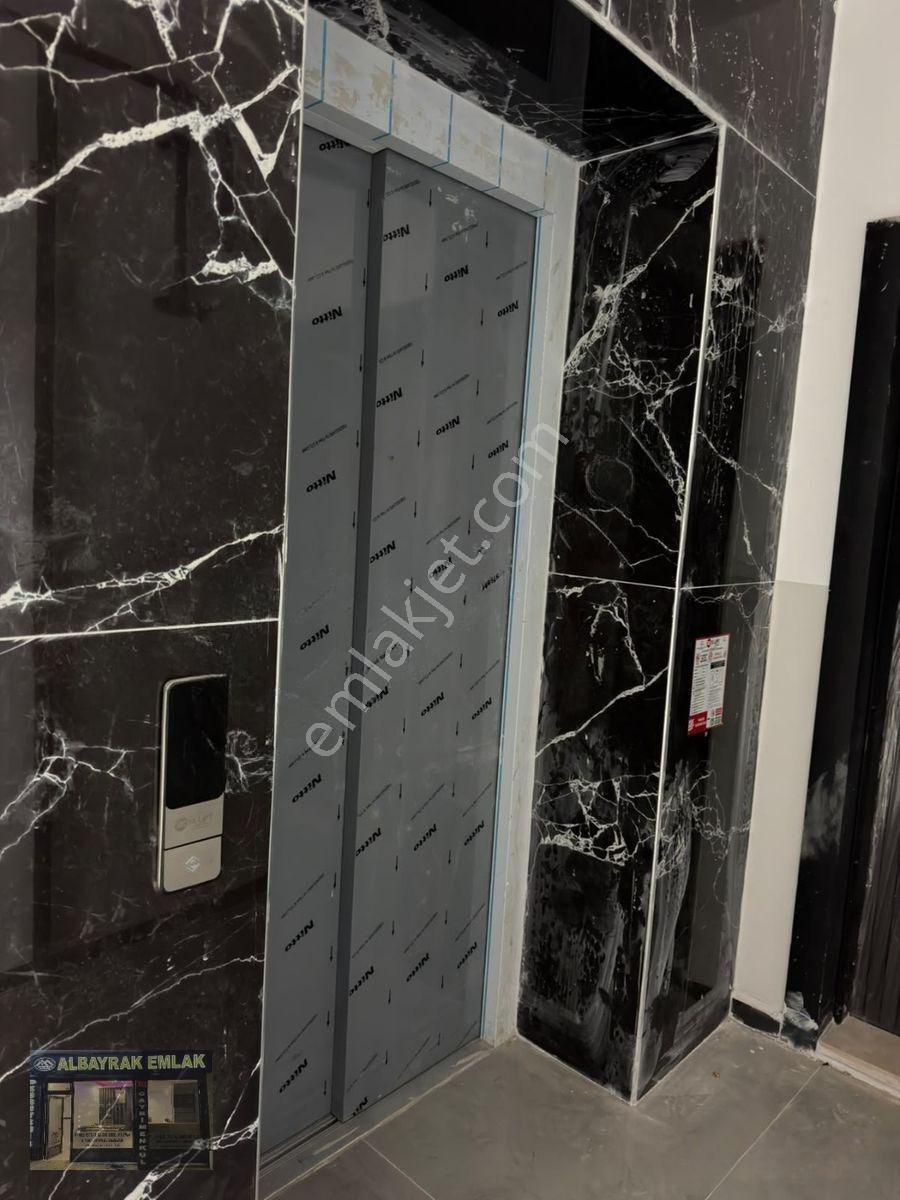 Albayrak'tan Satılık Köşe Başı Sıfır 2+1 Daire — fotoğraf 24