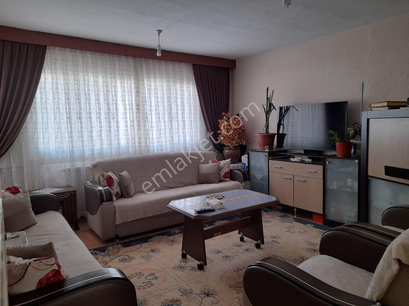 Mühendis Emlakta Yurtoğlu Mh Merkezde 2+1 85m2 Doğal Gazlı Daire — fotoğraf 9