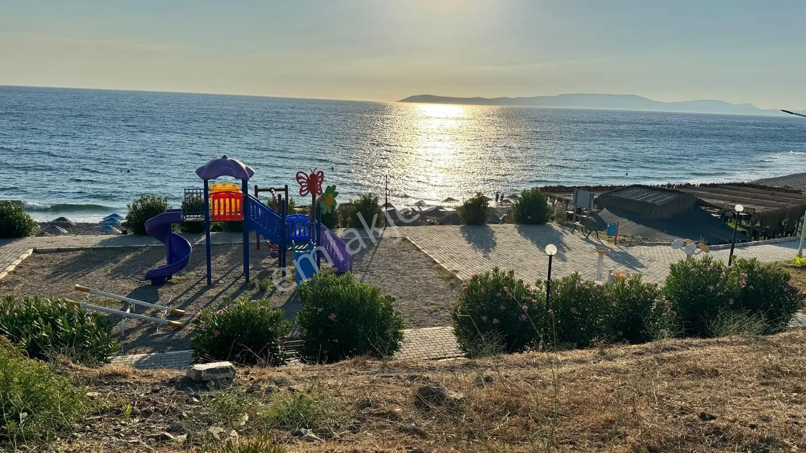İzmir Seferihisar Esenyalı Sitesi'nde Denize 50 M |özel Plaj & Havuz Ayrılcalığıyla Satılık Yazlık — fotoğraf 4
