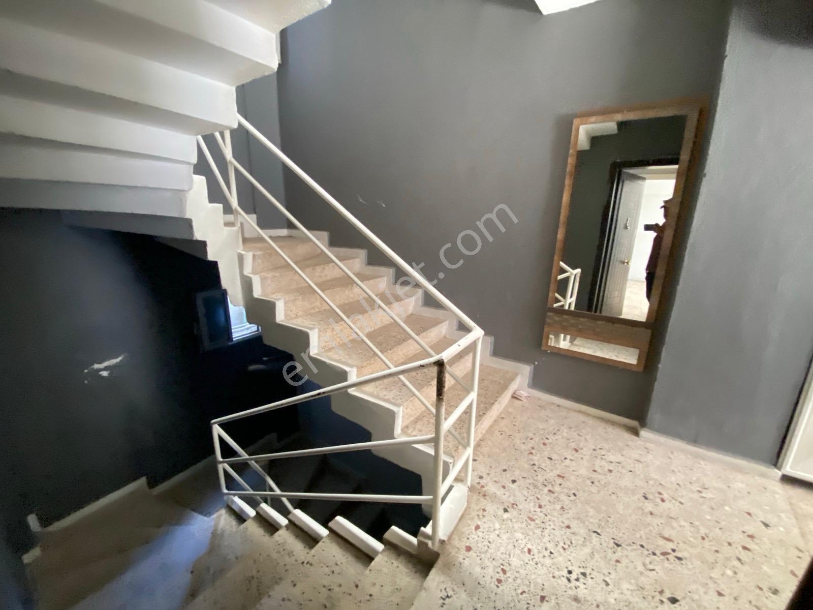 Akalından Bozyaka Ssk Yakını 3 Katlı 428 Taban M2 Satılık Bina — fotoğraf 18