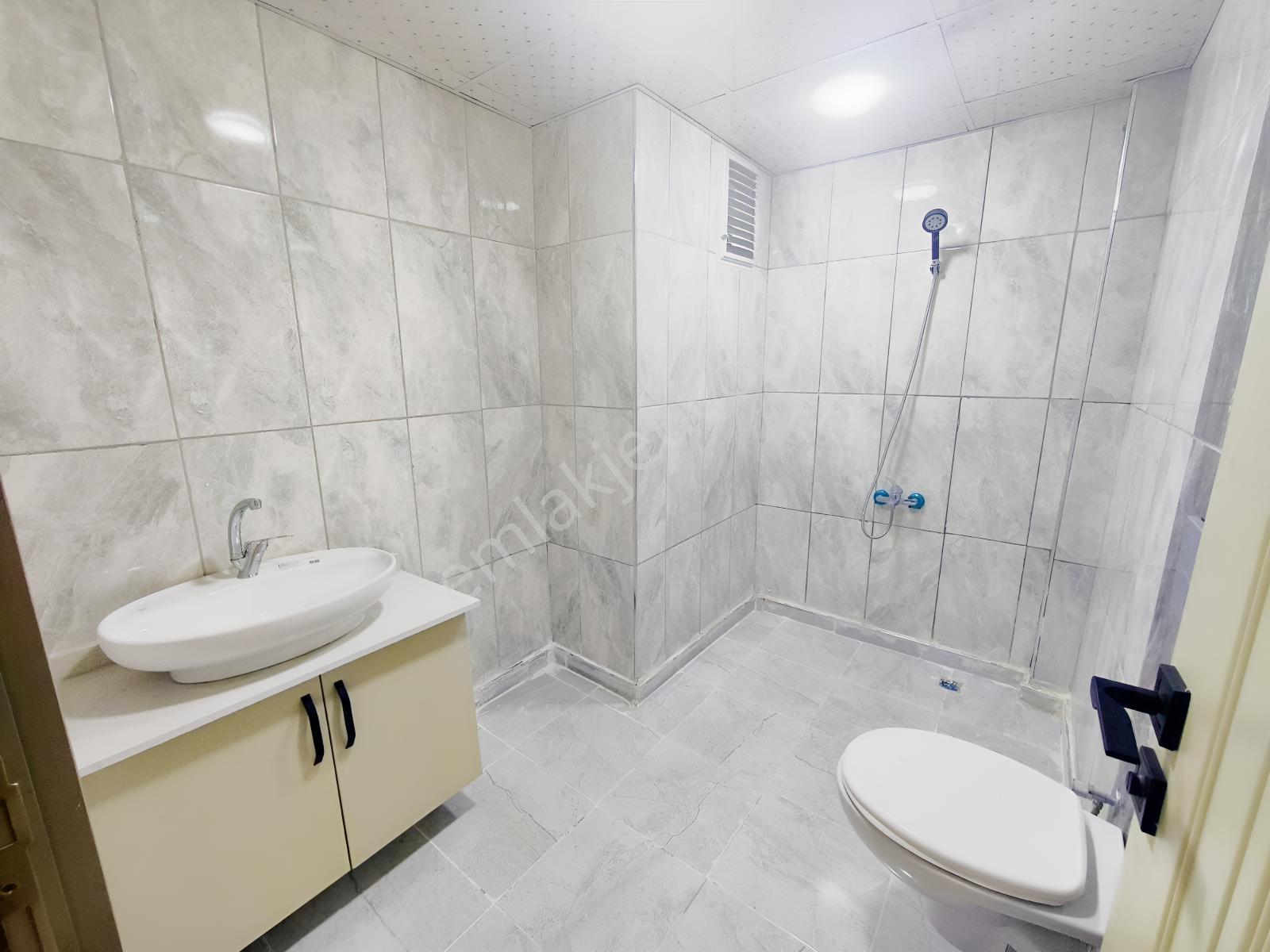 Seyran Emlak'tan A.y Hastanesi Yanı Satılık 3.5+1 Sıfır Daire — fotoğraf 19