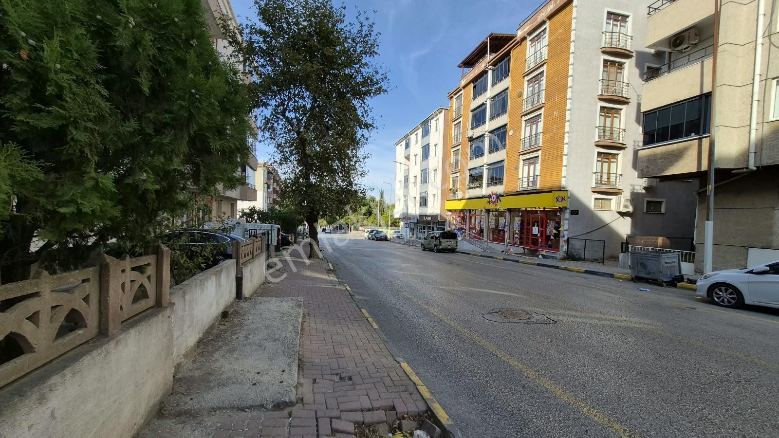 Keşan Kurtuluş Caddesi Üzerinde Satılık 3+1 Daire — fotoğraf 2