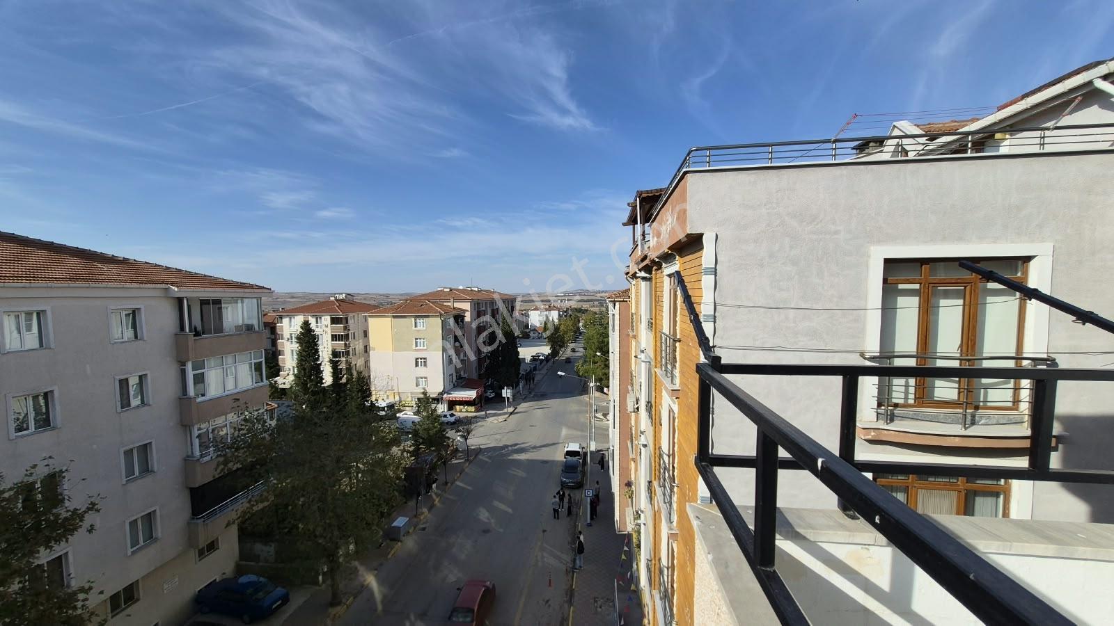 Keşan Kurtuluş Caddesi Üzerinde Satılık 3+1 Daire — fotoğraf 11