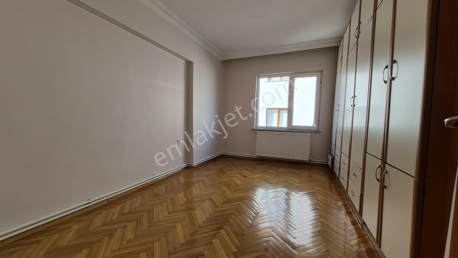 Keşan Kurtuluş Caddesi Üzerinde Satılık 3+1 Daire — fotoğraf 15