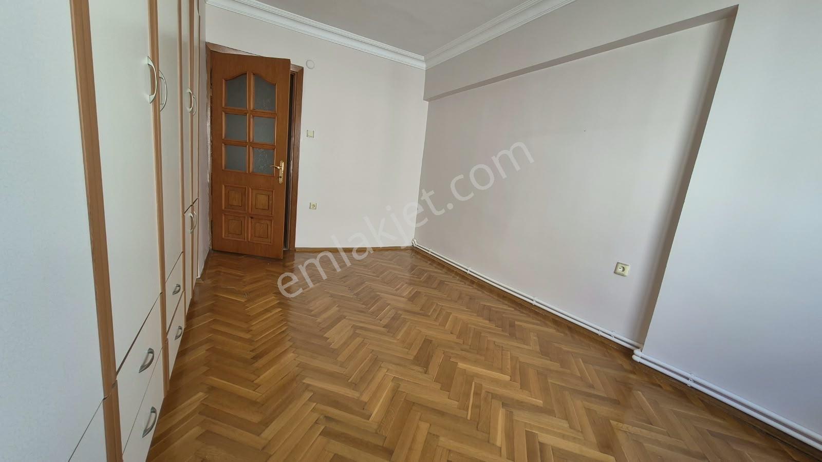 Keşan Kurtuluş Caddesi Üzerinde Satılık 3+1 Daire — fotoğraf 16