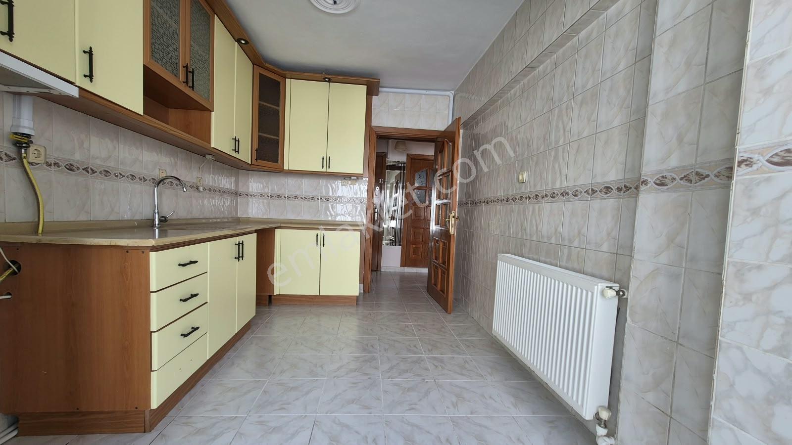 Keşan Kurtuluş Caddesi Üzerinde Satılık 3+1 Daire — fotoğraf 18