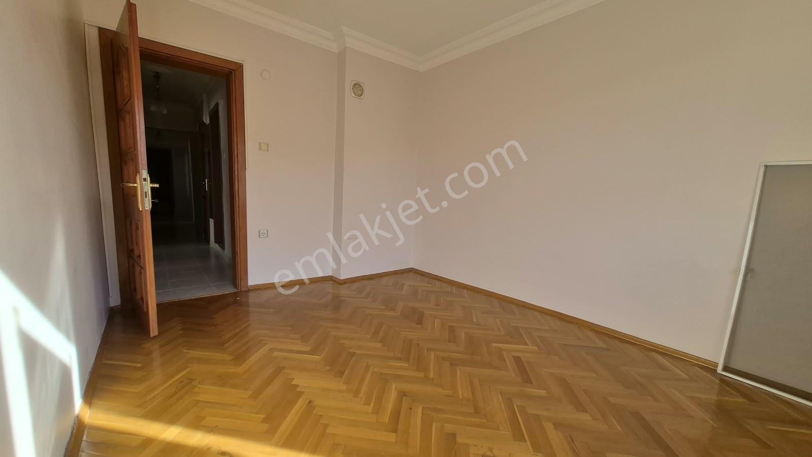 Keşan Kurtuluş Caddesi Üzerinde Satılık 3+1 Daire — fotoğraf 23