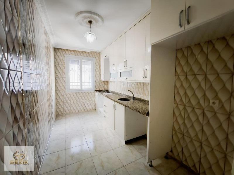 Gülpınar Salı Pazarı Civarı 4 Katlı 3+1 İçi Yapılı — fotoğraf 2