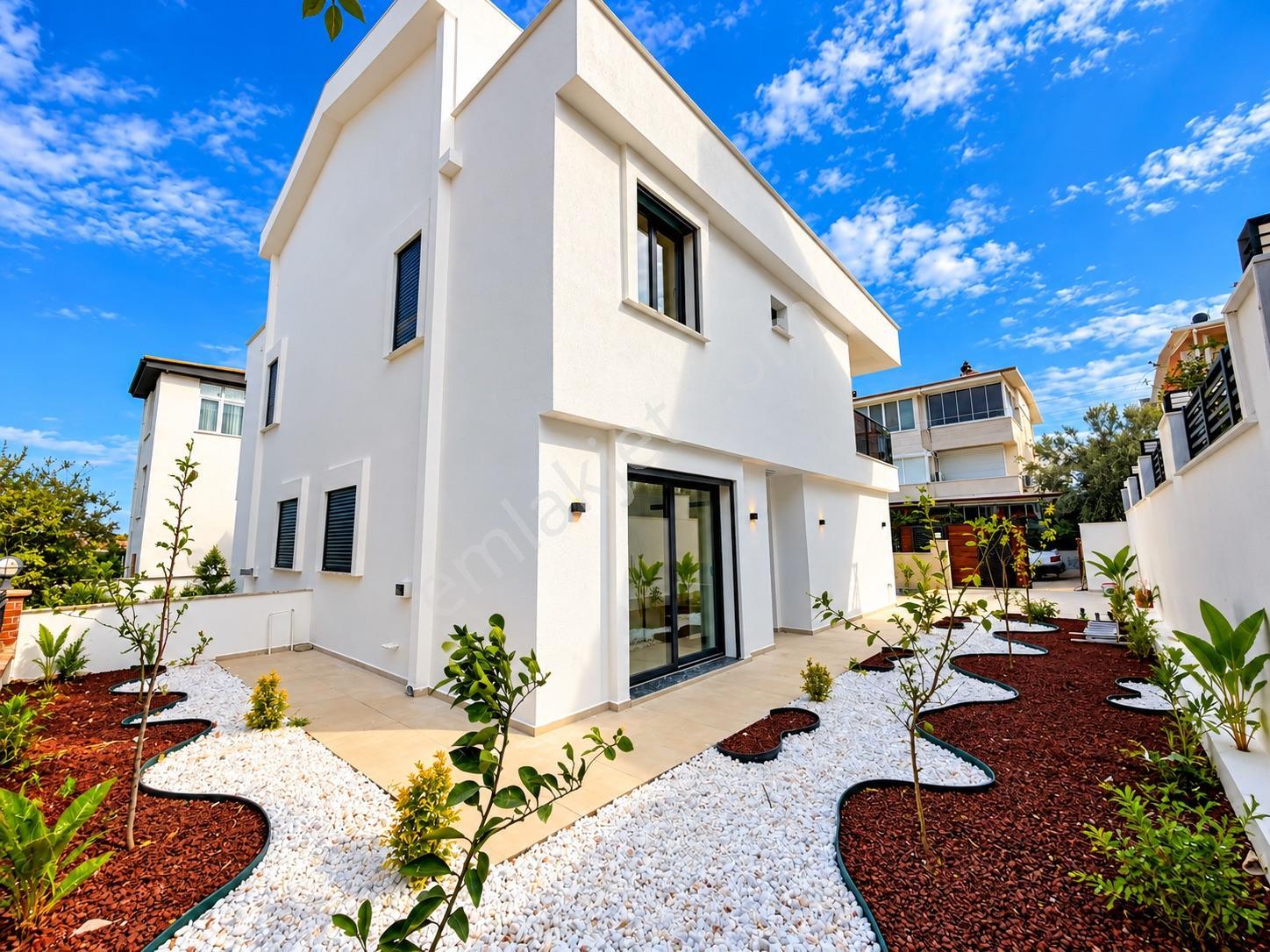 Didim’de Satılık Plaja 500 Mt Sıfır Özel Havuzlu 4+1 Villa — fotoğraf 3