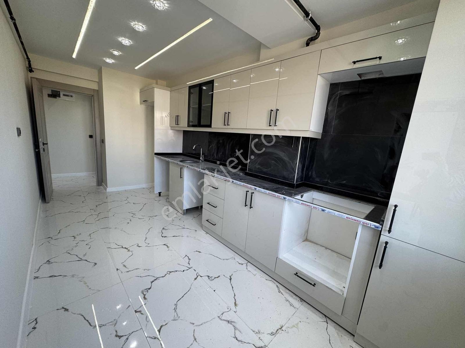 Devlet Hastanesi Yanında 3+1 Ultralüks Ön Cephe Çift Balkon — fotoğraf 9