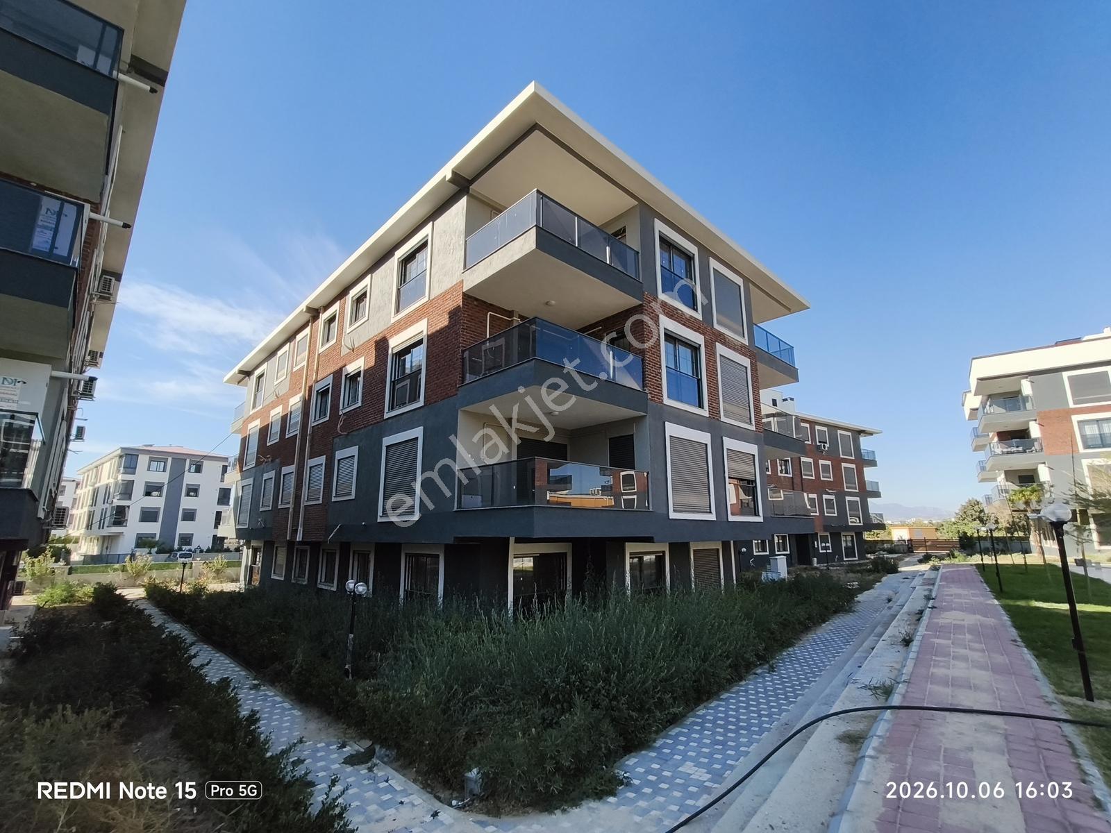 Torbalı Tobalı Mah Satılık 2+1 Daire 110 M2 — fotoğraf 2