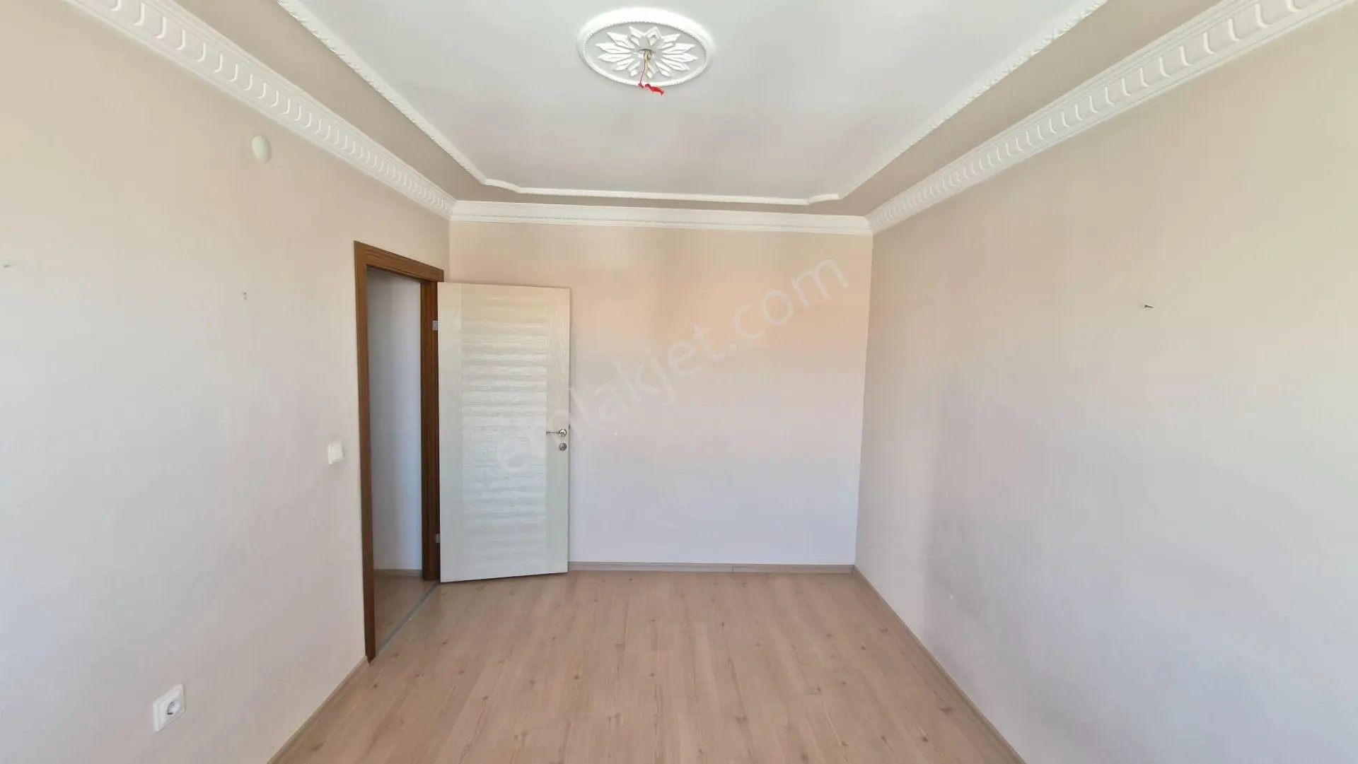 Saimekadaında 3. Katta Asansörlü 4+1 Dublex Satılık Daire — fotoğraf 16