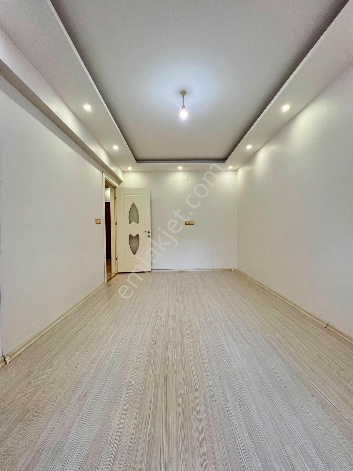 Çözüm Emlak'tan Muradiye İstasyon Bölgesi'nde 2+1 Satılık Daire — fotoğraf 4