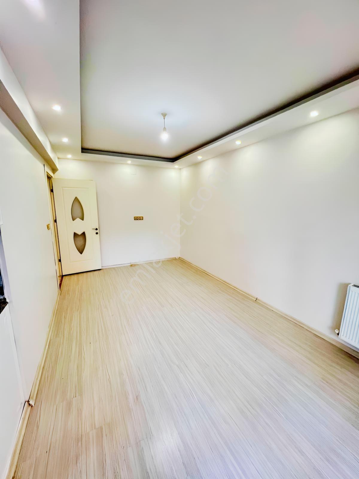 Çözüm Emlak'tan Muradiye İstasyon Bölgesi'nde 2+1 Satılık Daire — fotoğraf 5