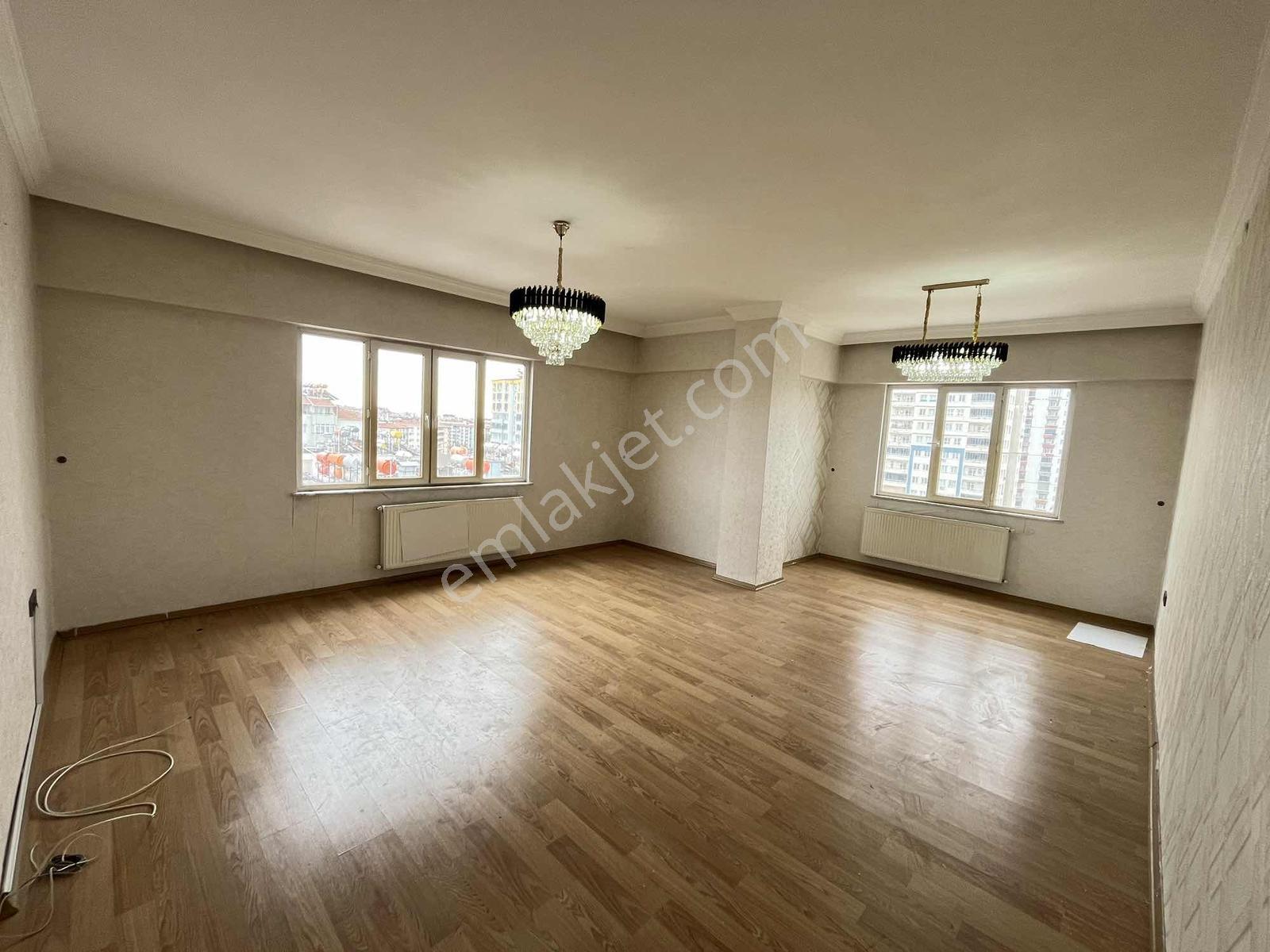 Ymz' Den Karataşın Kalbinde Tramvaya Sıfır Lüx 3+1 Daire — fotoğraf 2