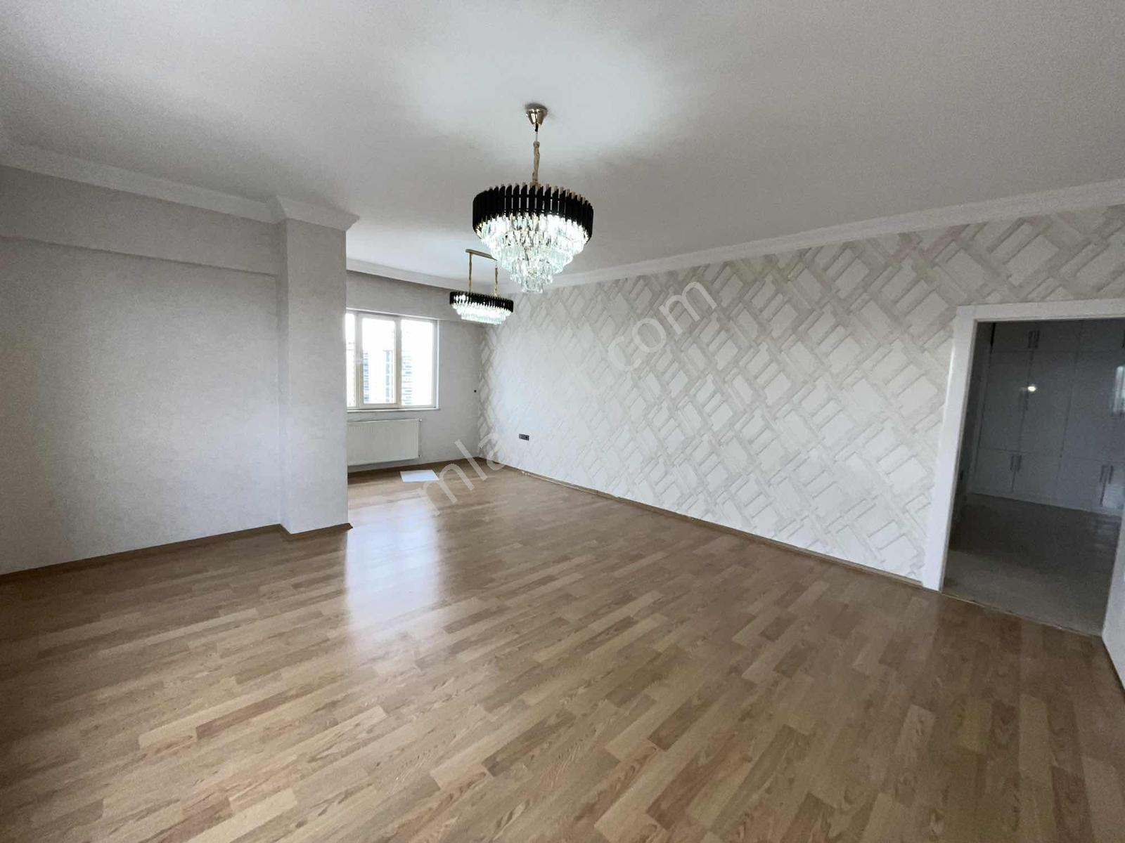 Ymz' Den Karataşın Kalbinde Tramvaya Sıfır Lüx 3+1 Daire — fotoğraf 3