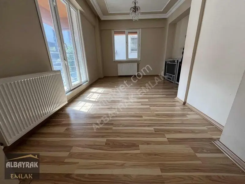Albayrak'tan İkbal Caddesinde Ön Cephe-boş-geniş 2+1 Daire — fotoğraf 2