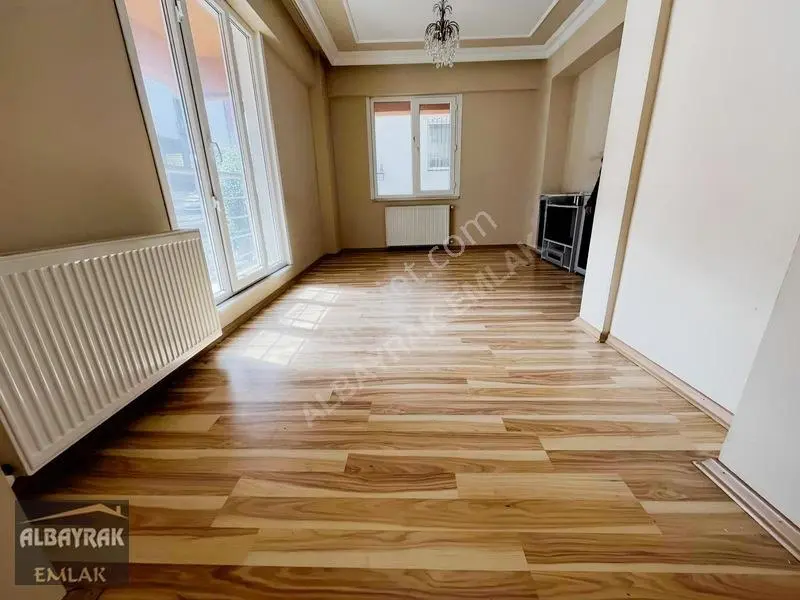 Albayrak'tan İkbal Caddesinde Ön Cephe-boş-geniş 2+1 Daire — fotoğraf 3