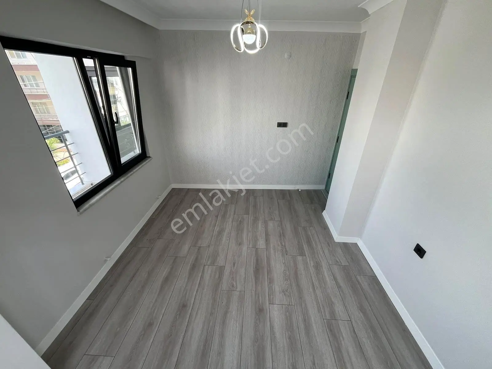 Yükselden Akçay Merkezde Denize 100 Mt Ön Cephe Ara Kat 2+1 — fotoğraf 11