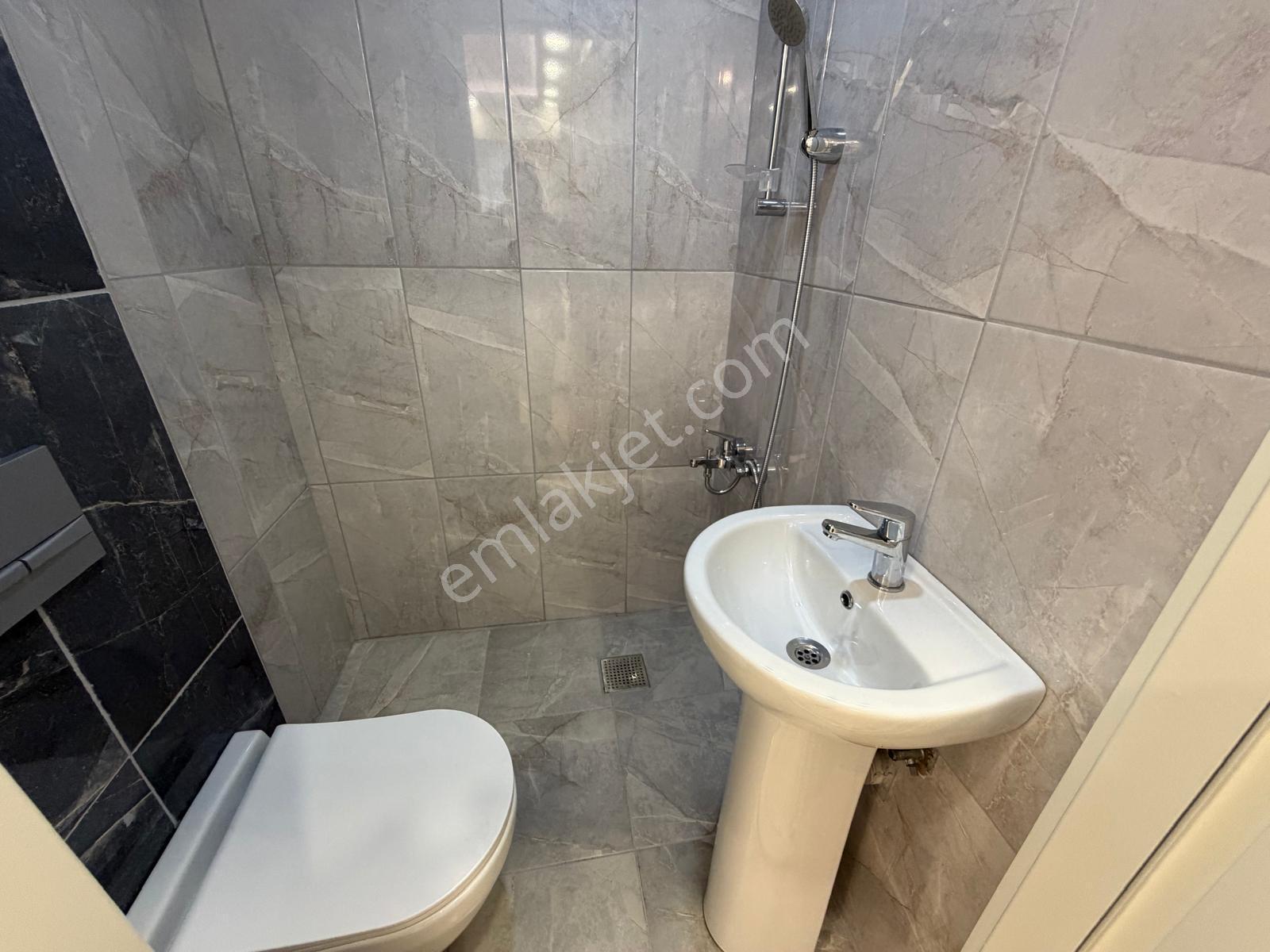 Safir Konakları Mahmutbey Metro Yanında 3+1 200 M2 Satılık Daire — fotoğraf 15