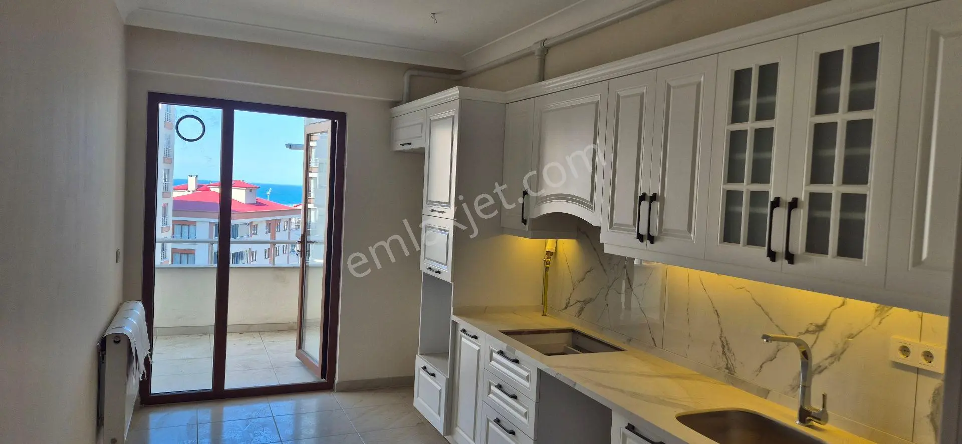 Öztürkler Gayrimenkulden Trb Akç Yaylacık Mah Akç Cad No114 3+1 128m2 Kat3 Satılık Sıfır Lüks Daire — fotoğraf 2